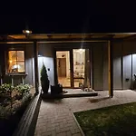 Am Wald Mit Garten